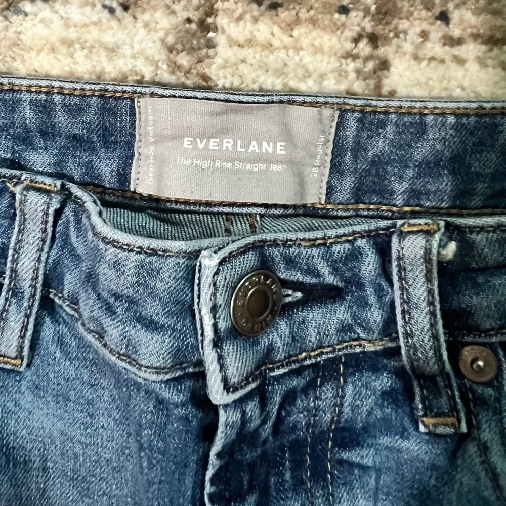 EVERLANE The High Rise Straight Light Wash Jean Size 28 - Picture 3 of 4